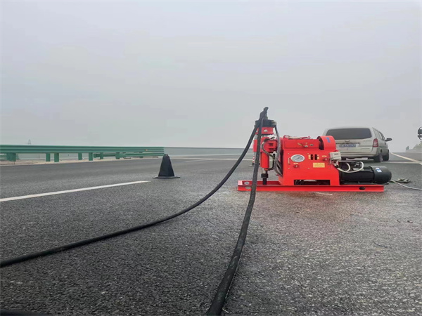 南雄马路路基路面开裂下沉注浆加固灌浆